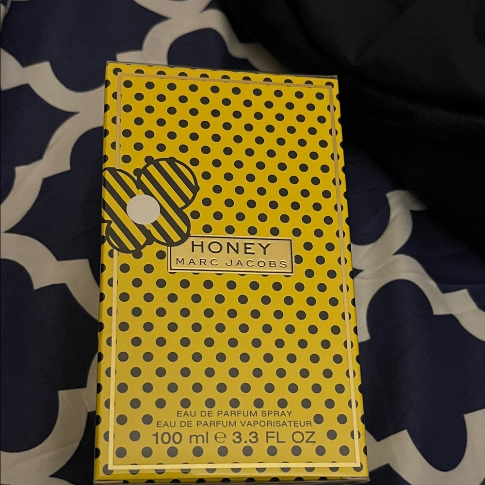 NWT Marc Jacobs Honey Yellow Polka Dot Box
